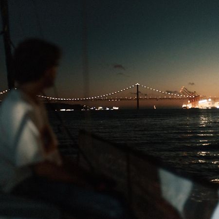 Stay In A Boat - Lisboa Buitenkant foto