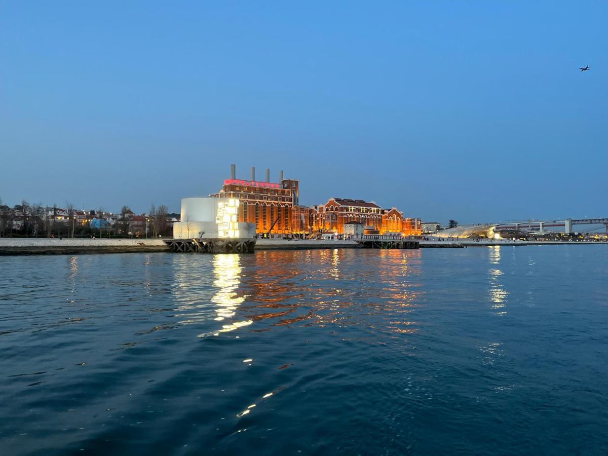 Stay In A Boat - Lisboa Buitenkant foto